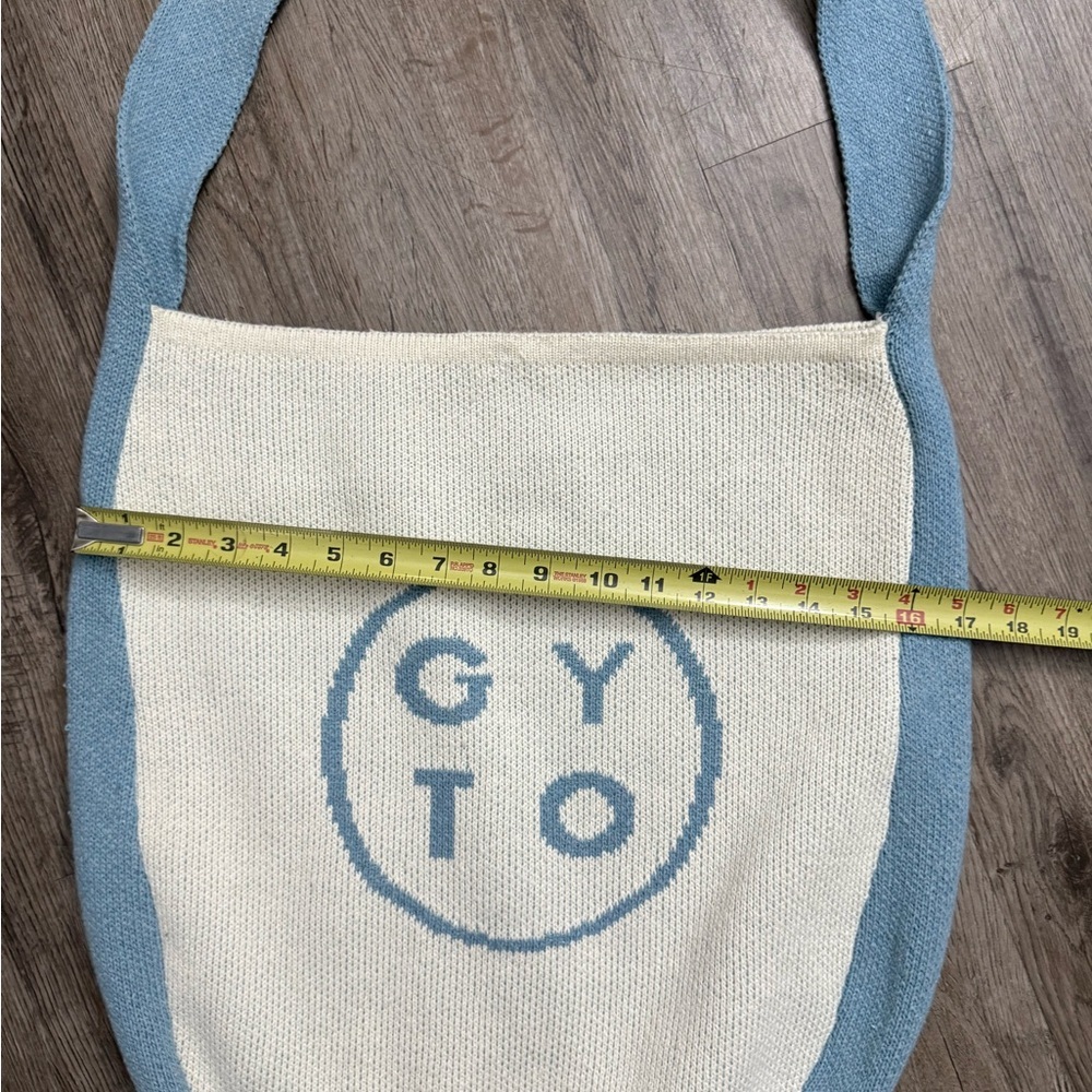 GYTO • Knit Smiley Face Crossbody Tote Bag - Picture 5 of 12